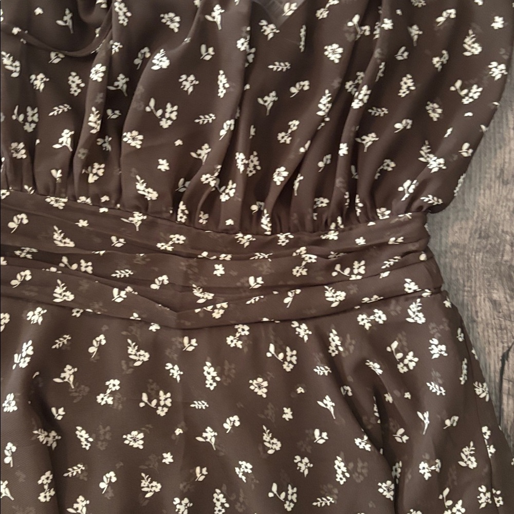 Abercrombie and Fitch Dress - Brown with Ivory Floral Pattern - Size MP - Picture 3 of 4